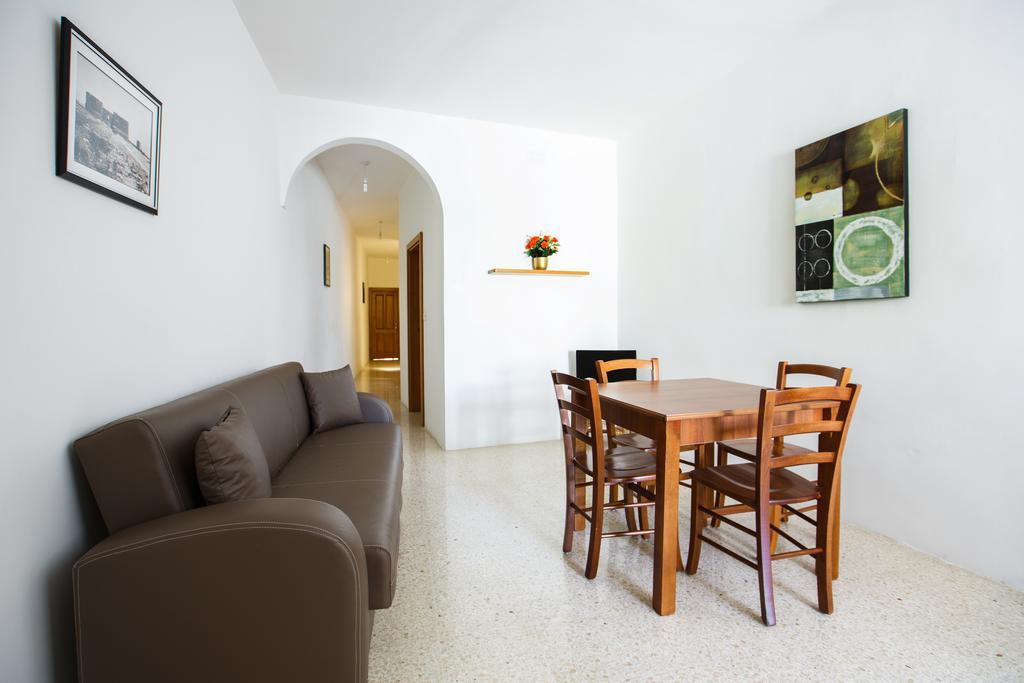 דירות Marsalforn Dolphin Court מראה חיצוני תמונה