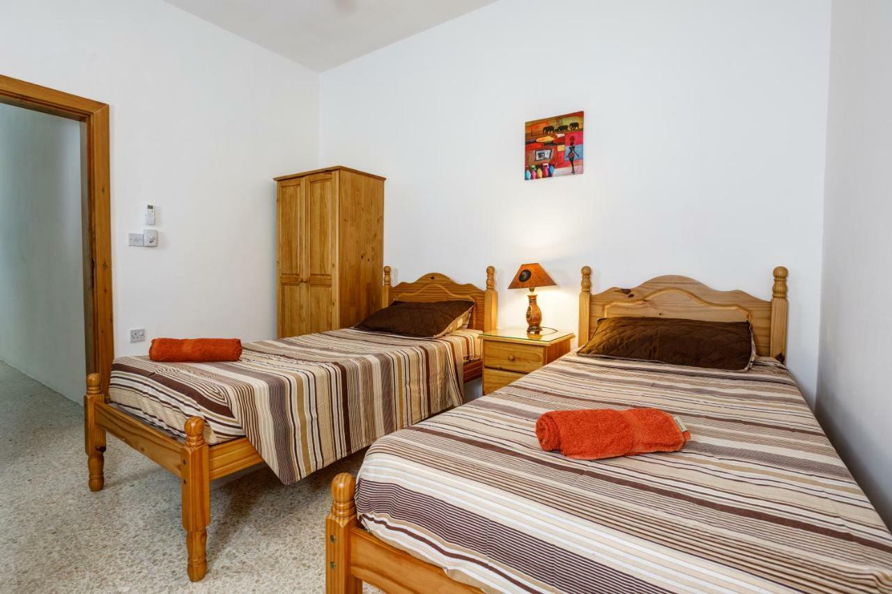 דירות Marsalforn Dolphin Court מראה חיצוני תמונה